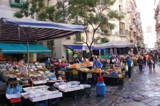 Apartment Metrodante Naples